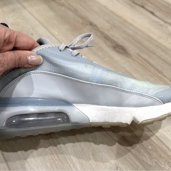 Nike Men's Athletic Shoes - Light Blue, White, and Black - Picture 3 of 4